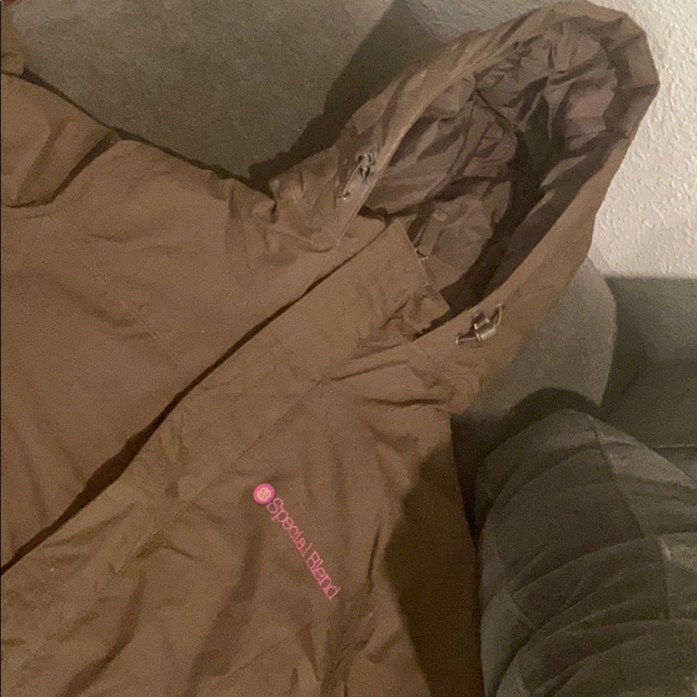 Special Blend: Snowboarding/ Skiing jacket.